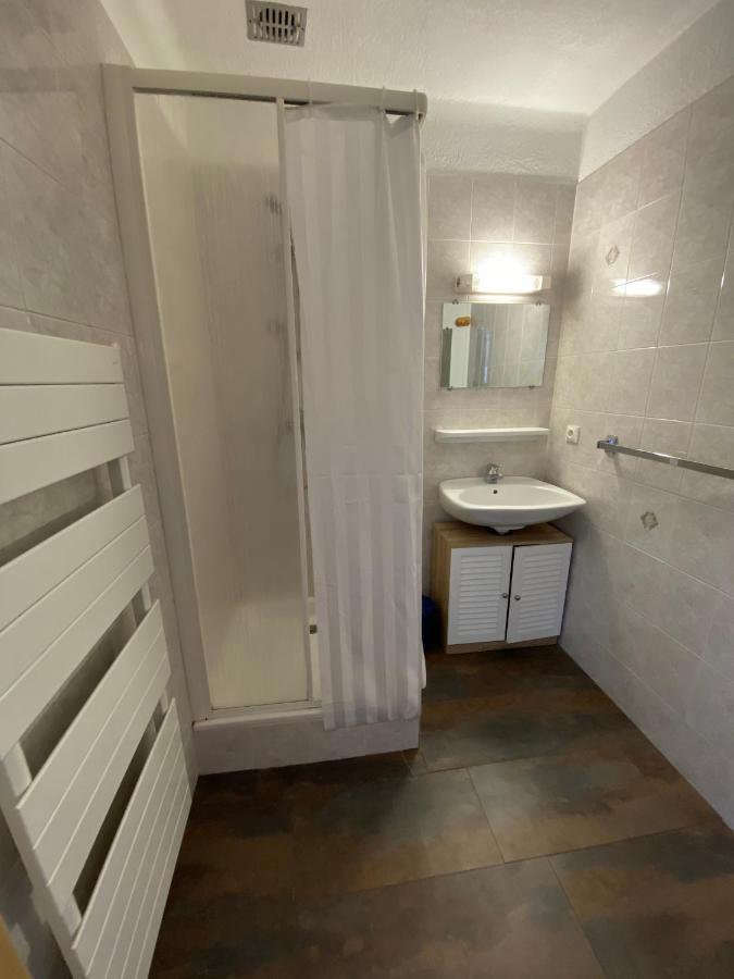 Chambres Avec Garage Motos Lanslebourg-Mont-Cenis Kültér fotó