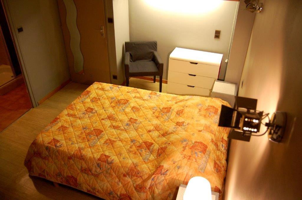 Chambres Avec Garage Motos Lanslebourg-Mont-Cenis Kültér fotó